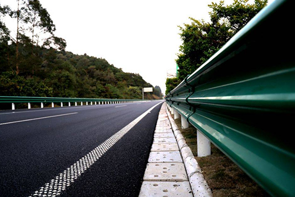 莱芜高速公路护栏的常用类型